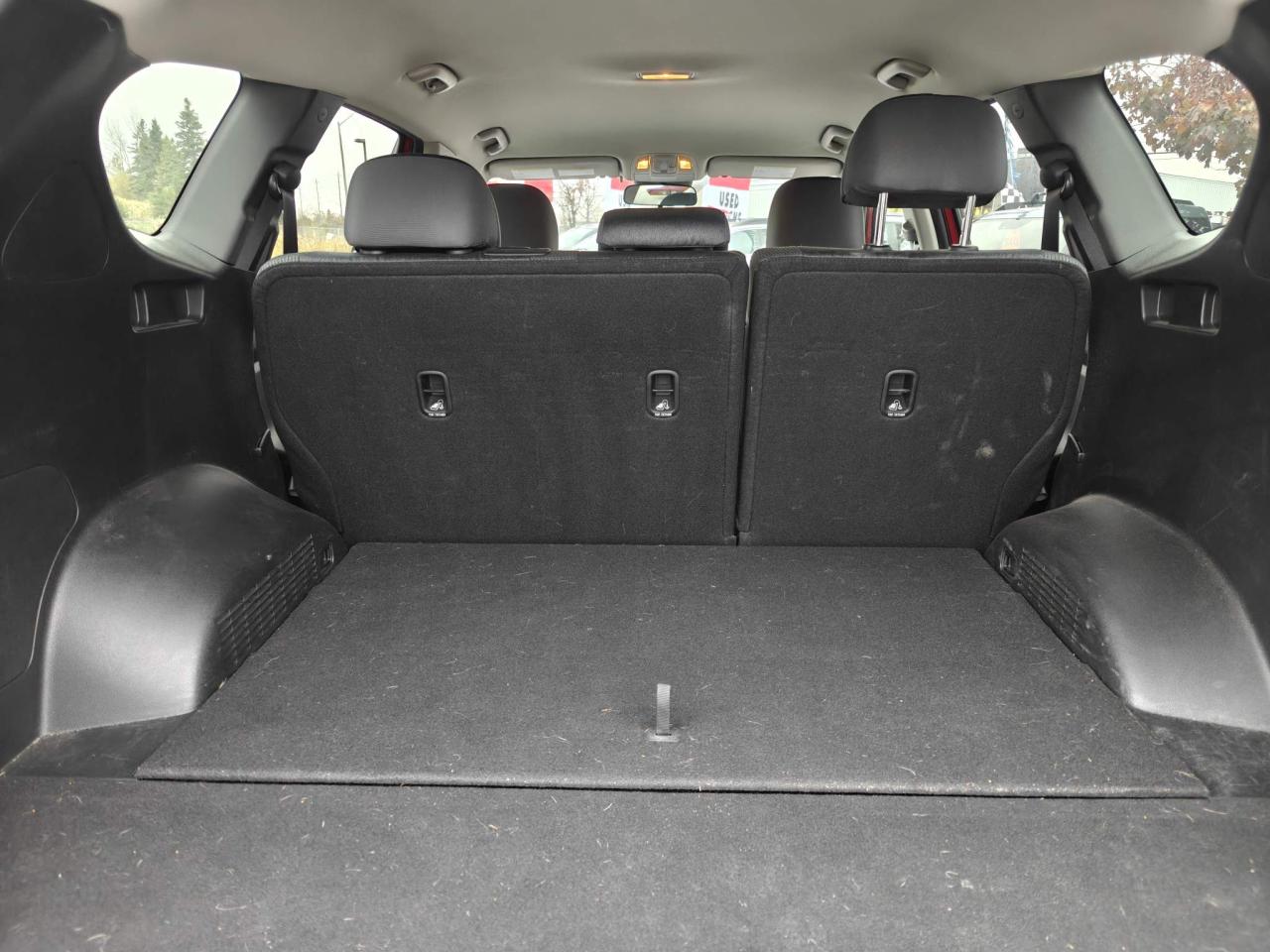 2020 Hyundai Santa Fe Essential 2.4 w/Safety Package 4dr All-Wheel Drive Photo