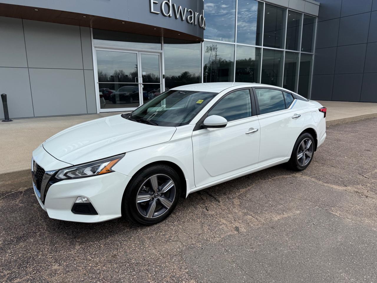 2021 Nissan Altima 2.5 SE All-Wheel Drive Sedan Photo