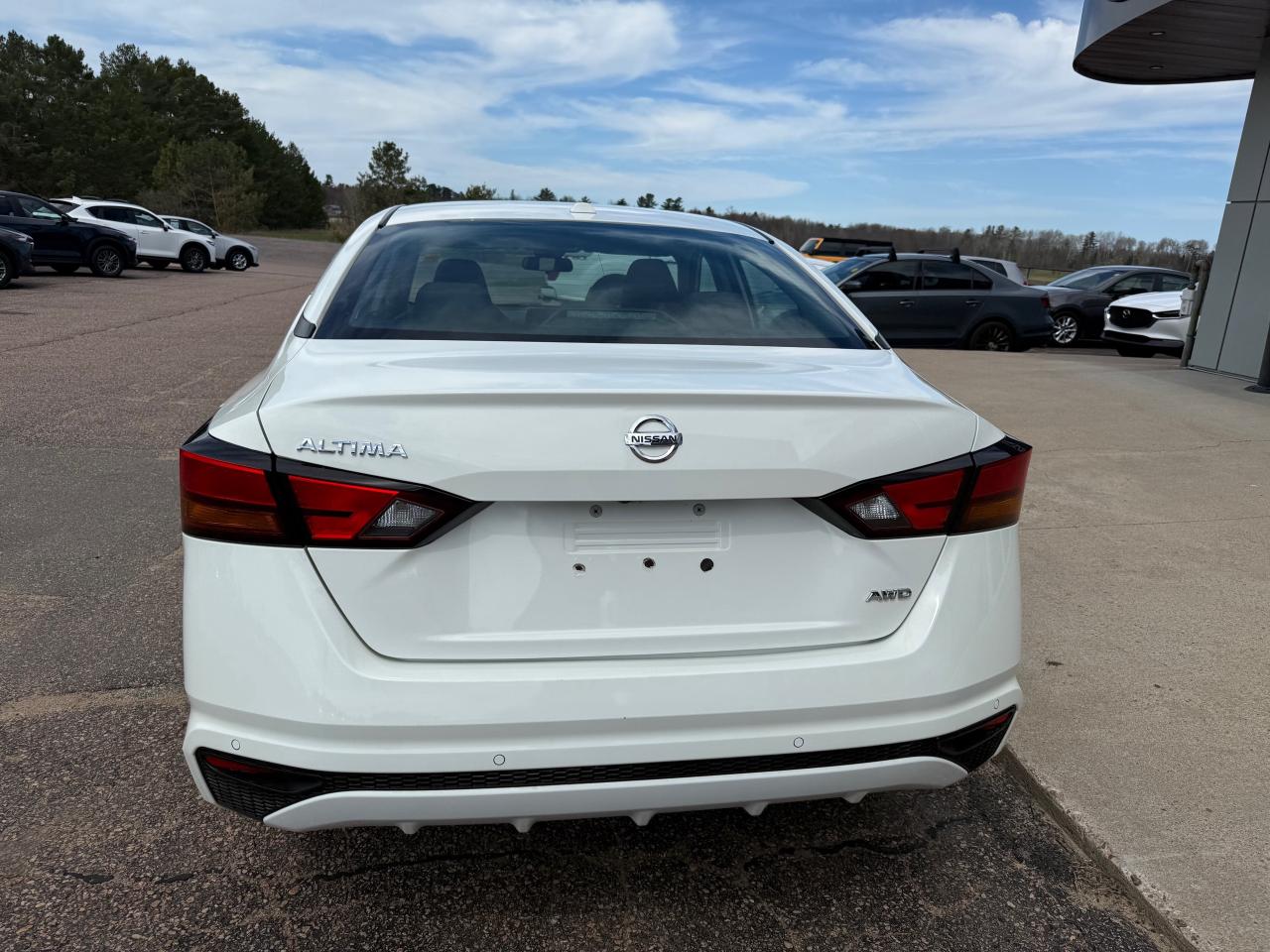 2021 Nissan Altima 2.5 SE All-Wheel Drive Sedan Photo