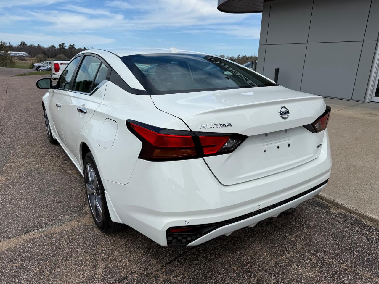 2021 Nissan Altima 2.5 SE All-Wheel Drive Sedan Photo