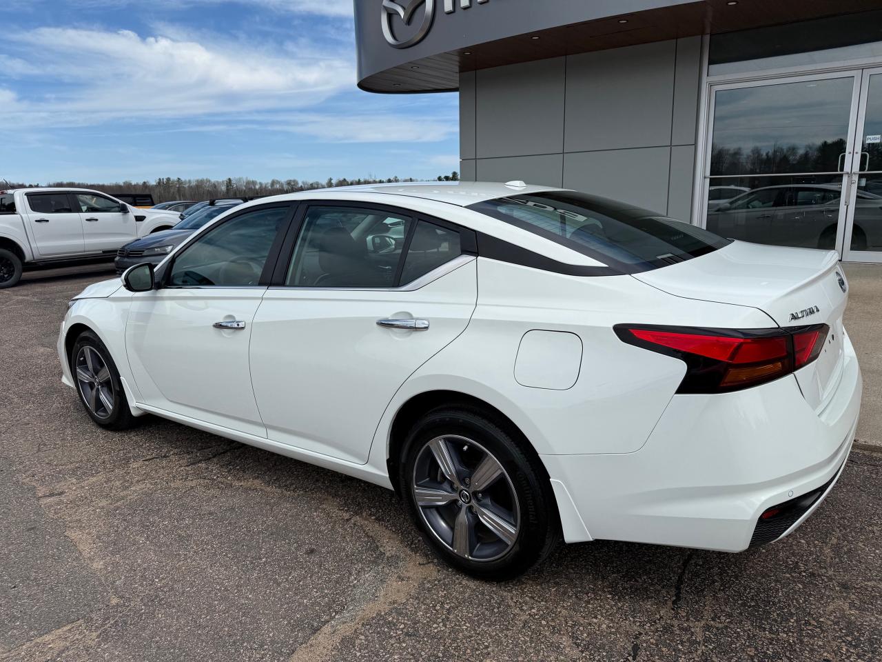 2021 Nissan Altima 2.5 SE All-Wheel Drive Sedan Photo