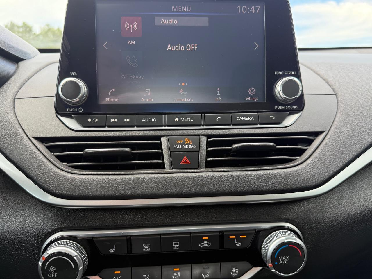 2021 Nissan Altima 2.5 SE All-Wheel Drive Sedan Photo