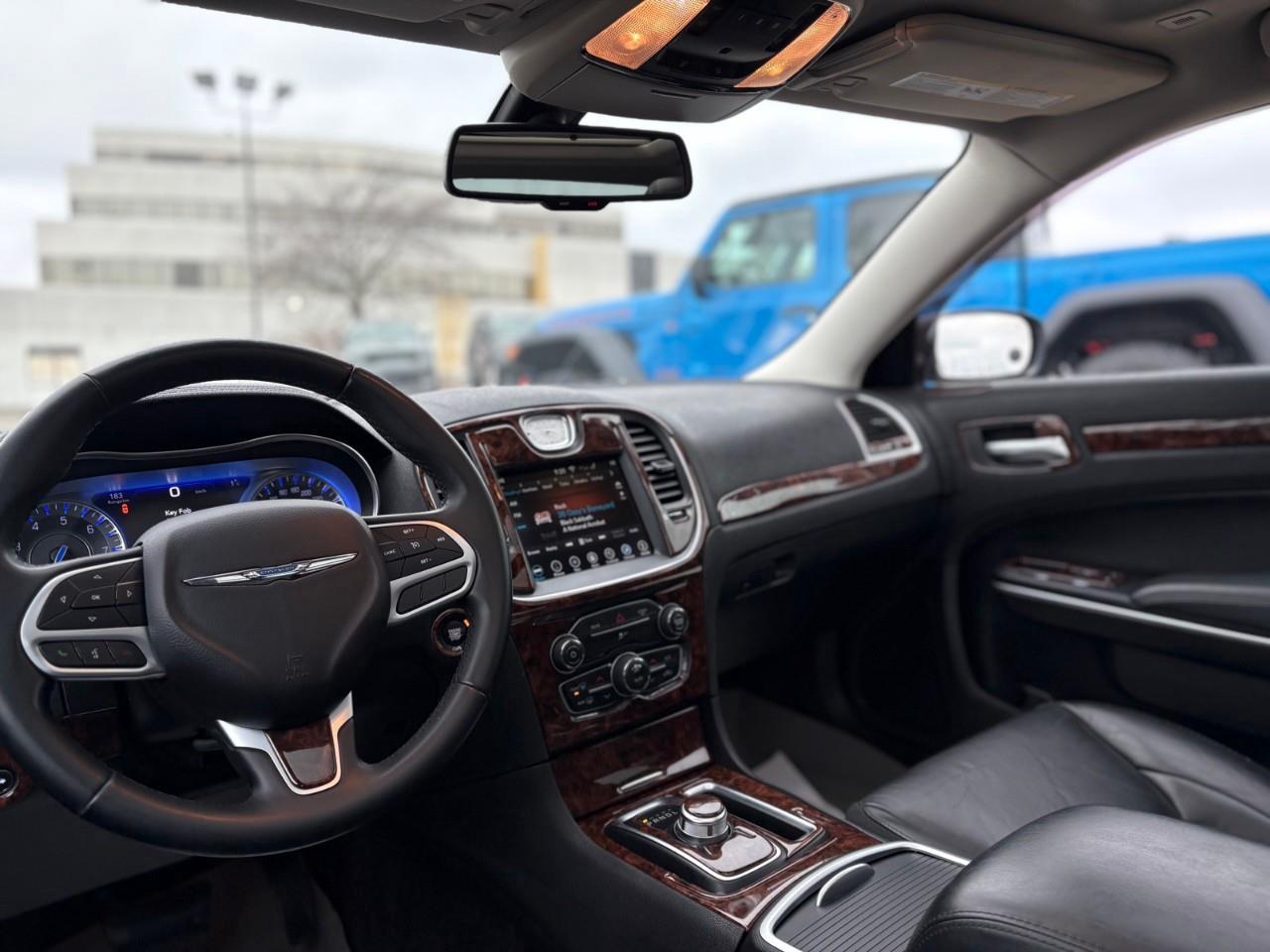 2018 Chrysler 300 Touring 4dr Rear-wheel Drive Sedan Photo