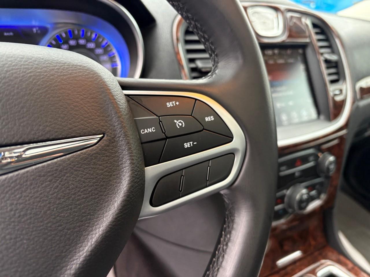 2018 Chrysler 300 Touring 4dr Rear-wheel Drive Sedan Photo