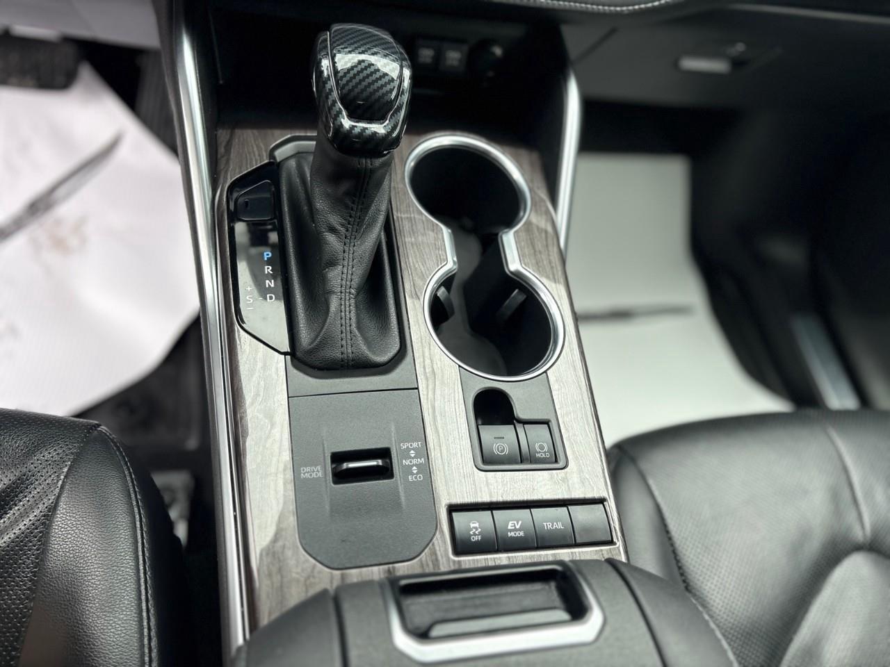 2020 Toyota Highlander Hybrid Limited 4dr All-Wheel Drive Photo