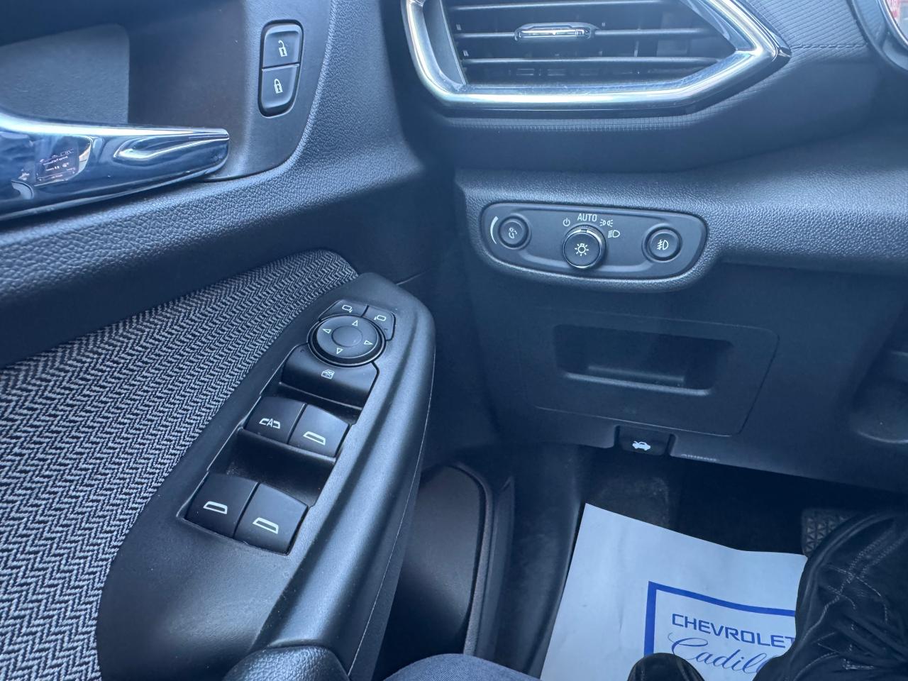 2021 Chevrolet TrailBlazer LT Front-Wheel Drive Photo