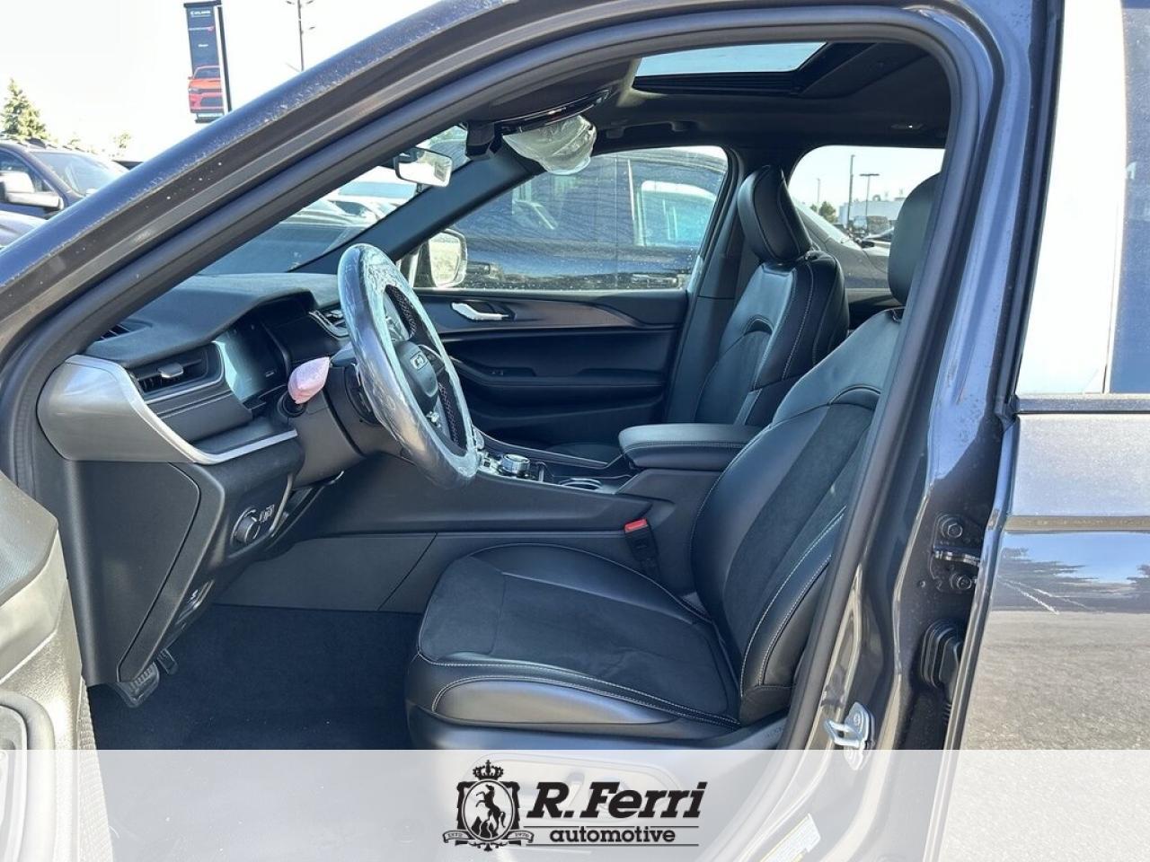 2025 Jeep Grand Cherokee Laredo 4dr 4x4 Photo