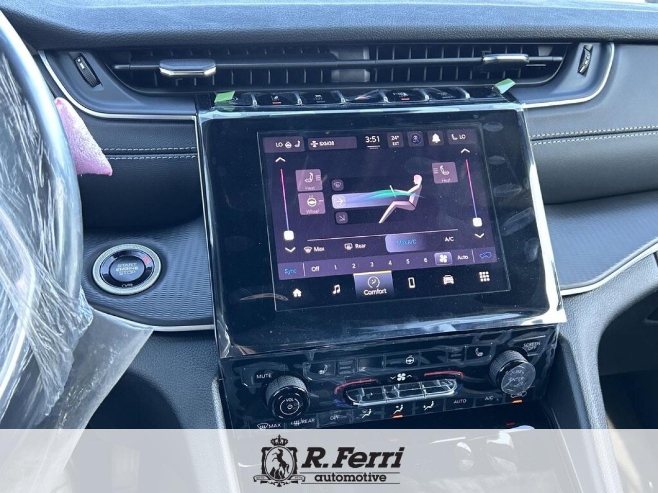 2025 Jeep Grand Cherokee Laredo 4dr 4x4 Photo