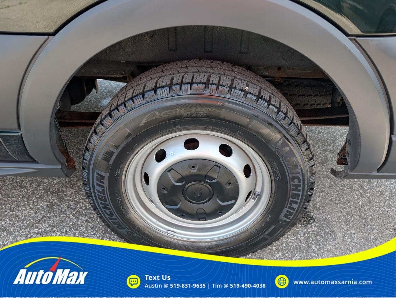 2017 Ford Transit-150 XL w/60/40 Pass-Side Cargo-Doors Low Roof Wagon 129.9 in. WB Photo