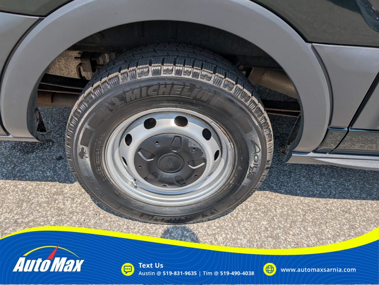 2017 Ford Transit-150 XL w/60/40 Pass-Side Cargo-Doors Low Roof Wagon 129.9 in. WB Photo