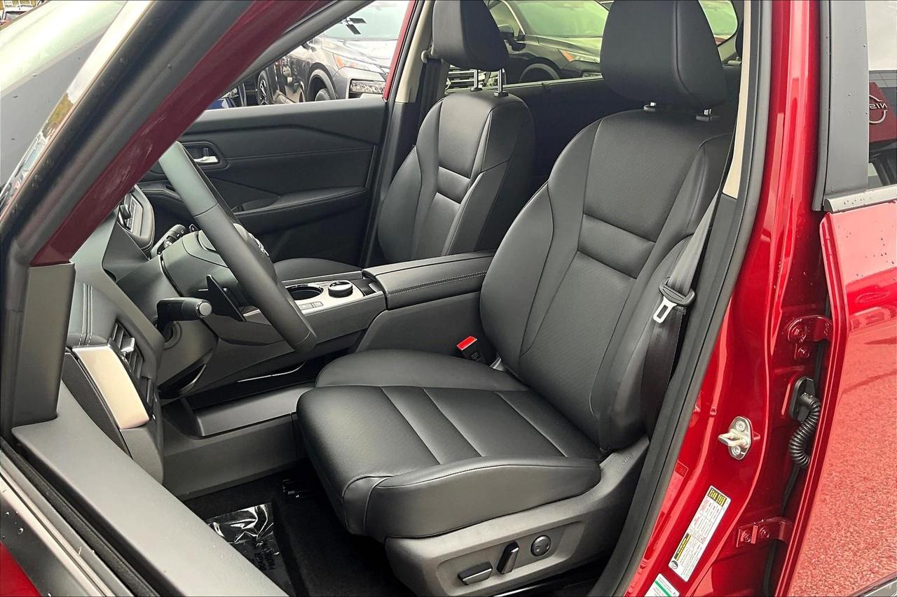 2026 Nissan Rogue SV Moonroof 4dr All-Wheel Drive Sport Utility Photo