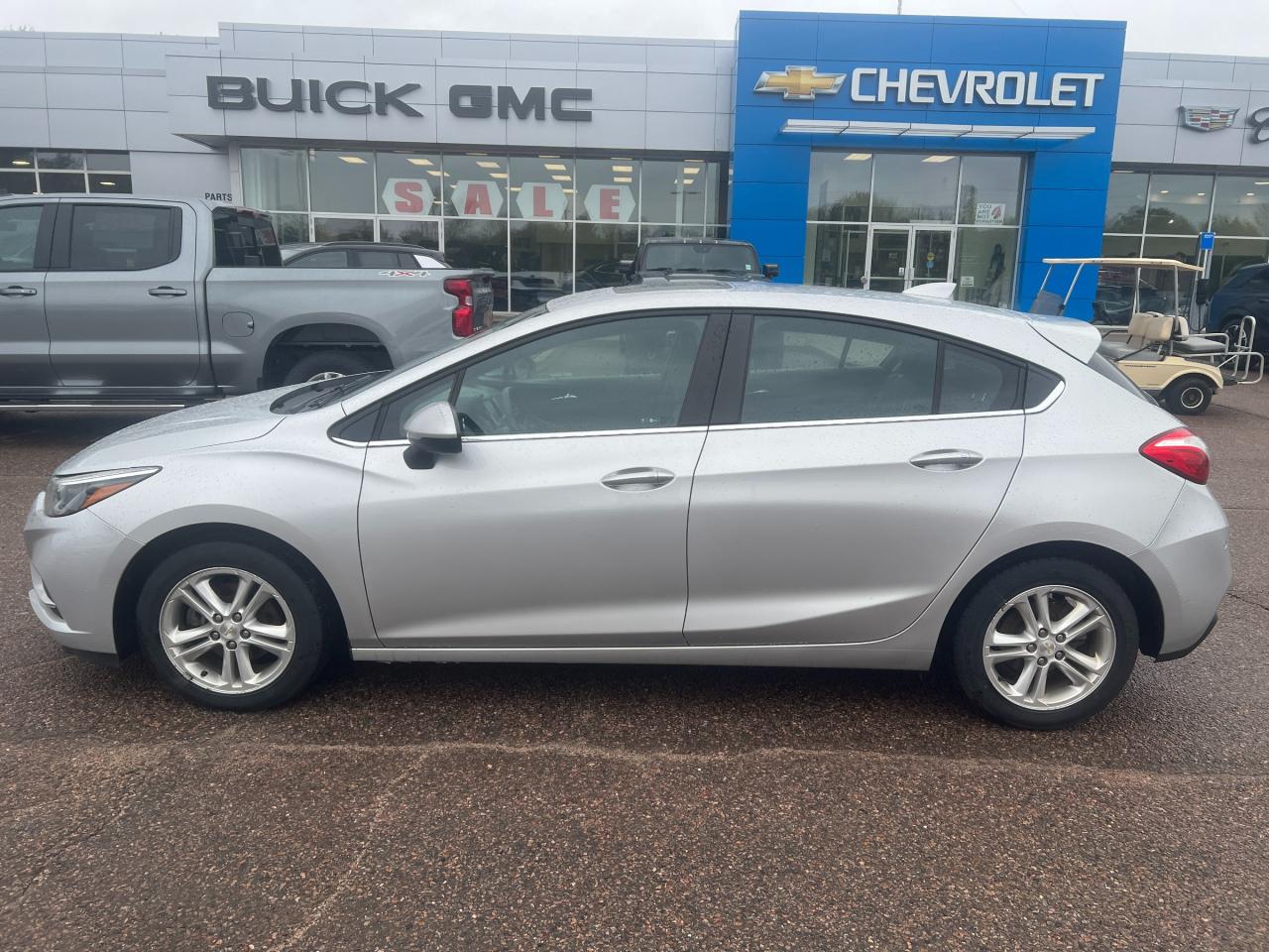 2017 Chevrolet Cruze LT Auto 4dr Hatchback Photo