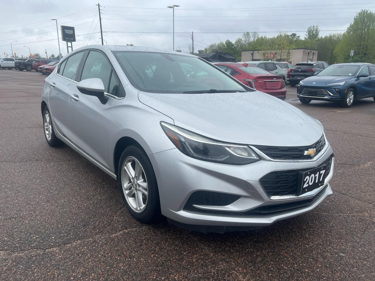 2017 Chevrolet Cruze LT Auto 4dr Hatchback Photo3