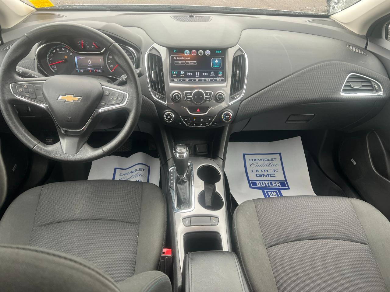 2017 Chevrolet Cruze LT Auto 4dr Hatchback Photo