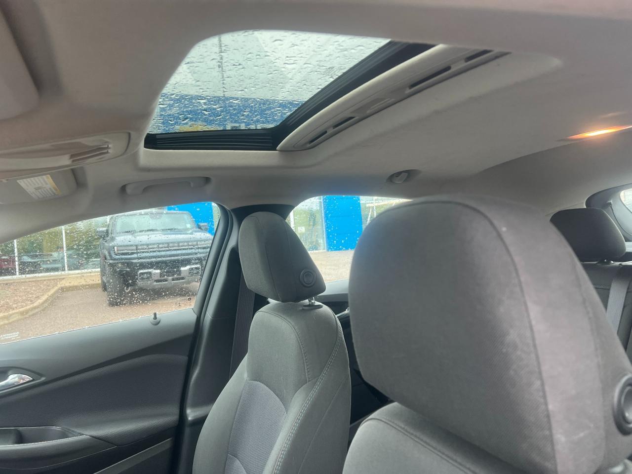 2017 Chevrolet Cruze LT Auto 4dr Hatchback Photo