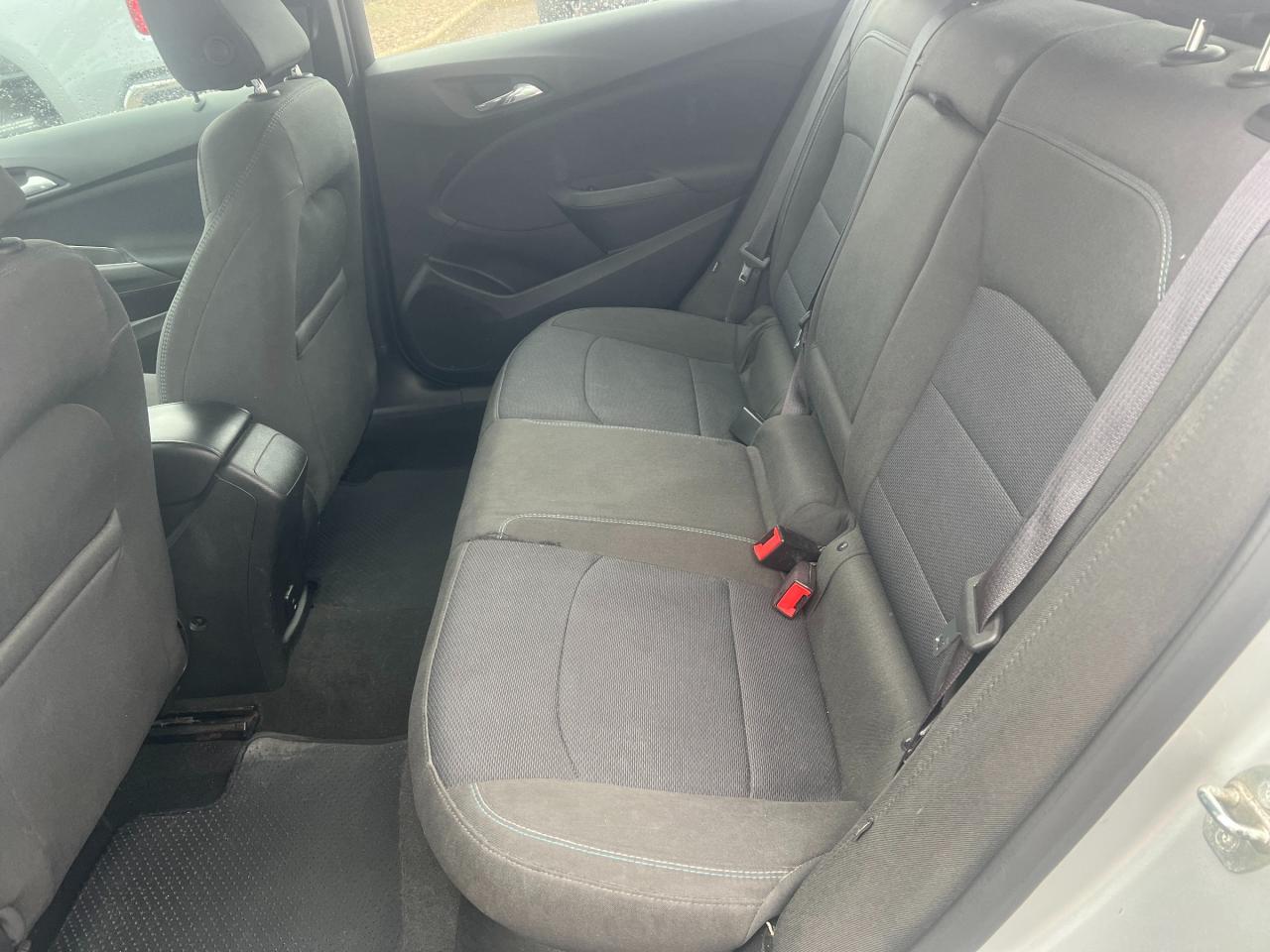 2017 Chevrolet Cruze LT Auto 4dr Hatchback Photo