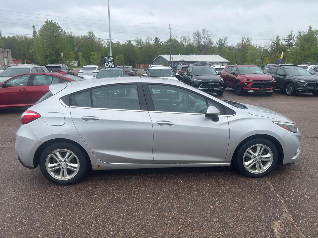 2017 Chevrolet Cruze LT Auto 4dr Hatchback Photo