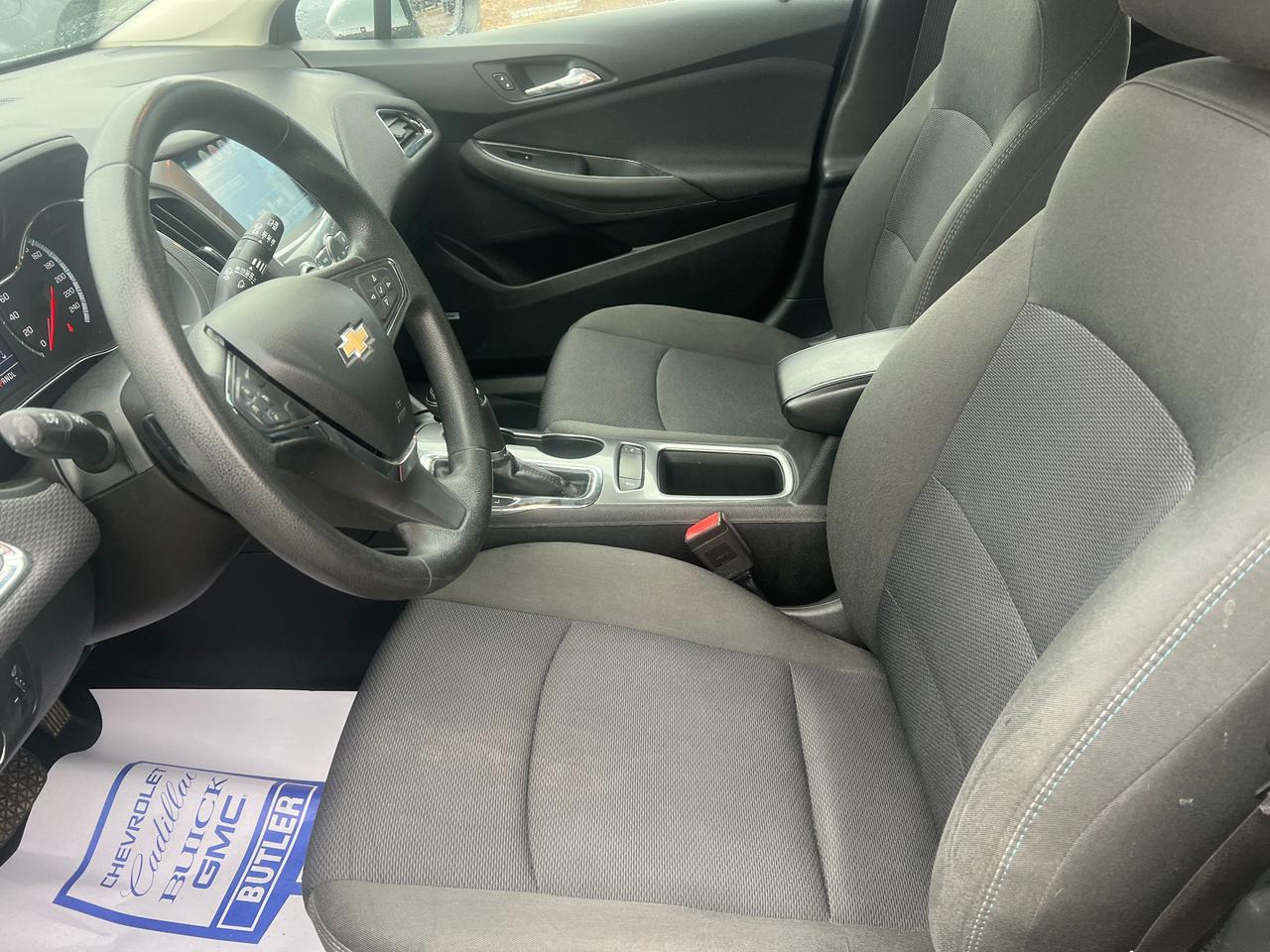 2017 Chevrolet Cruze LT Auto 4dr Hatchback Photo