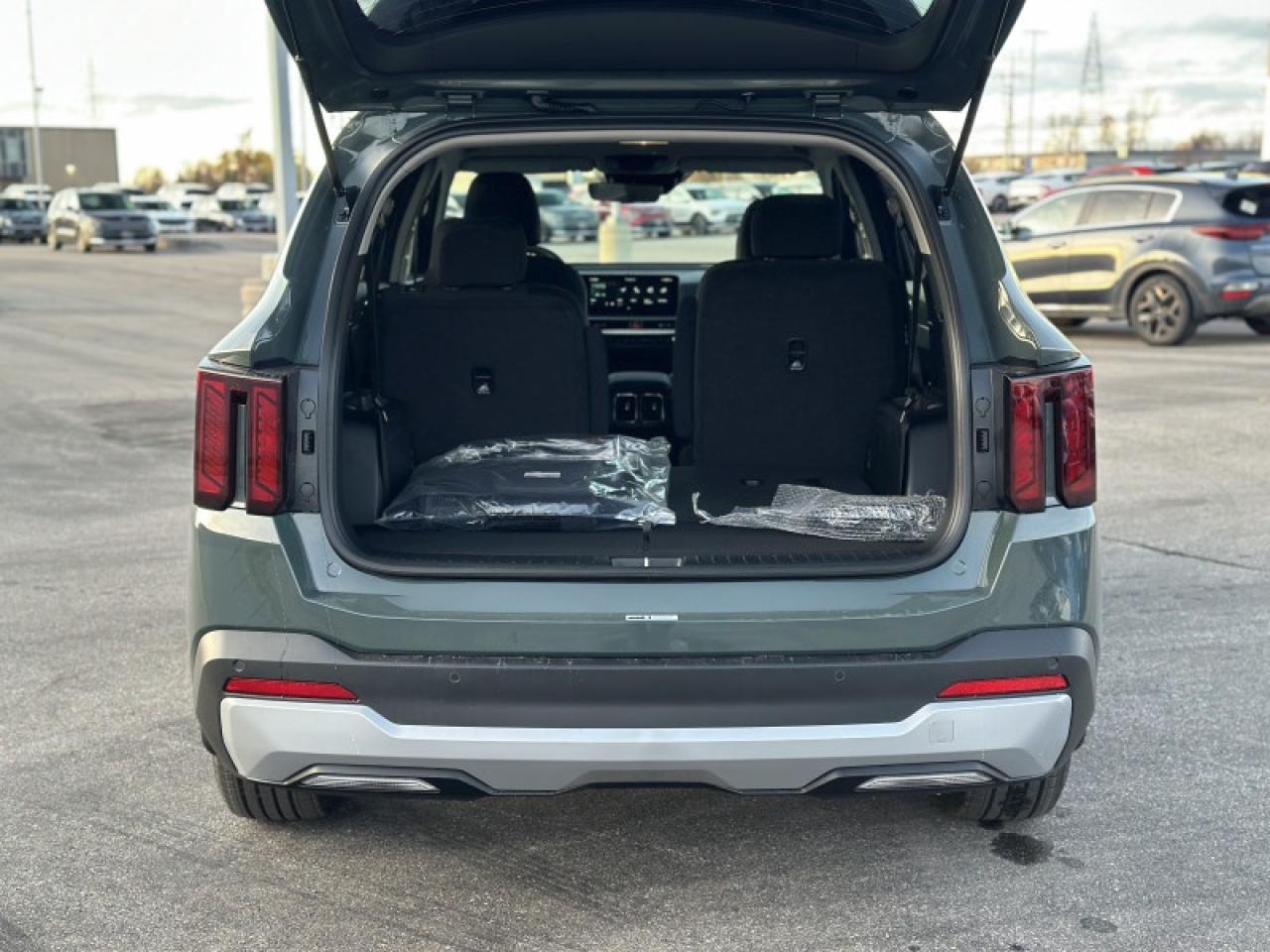 2026 Kia Sorento Plug-In Hybrid LX Photo