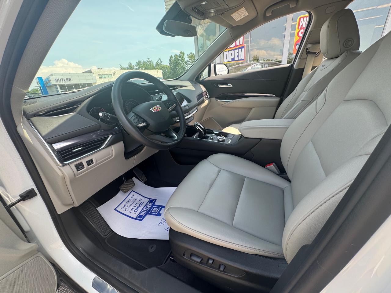 2023 Cadillac XT4 Luxury 4dr All-Wheel Drive Photo