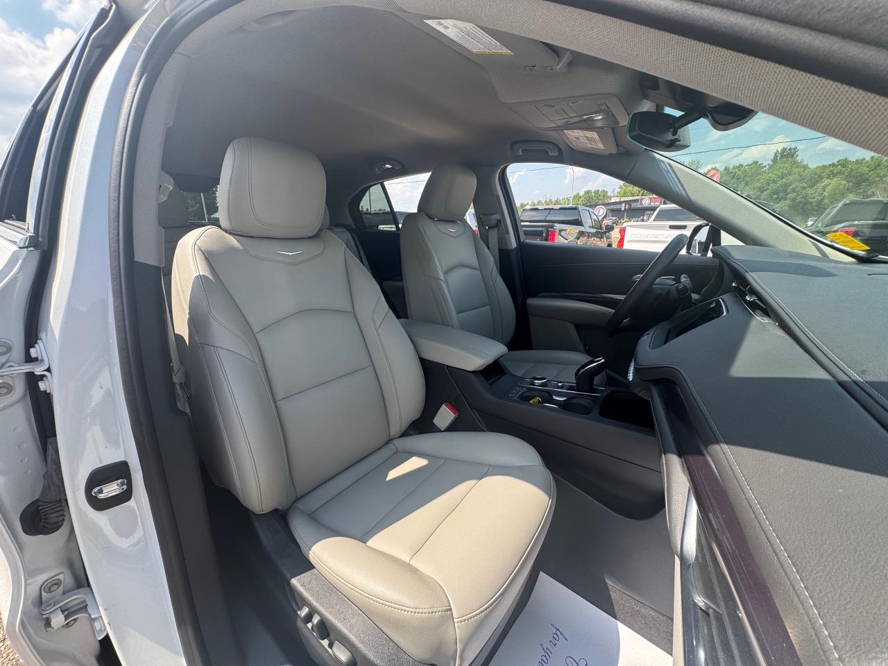 2023 Cadillac XT4 Luxury 4dr All-Wheel Drive Photo