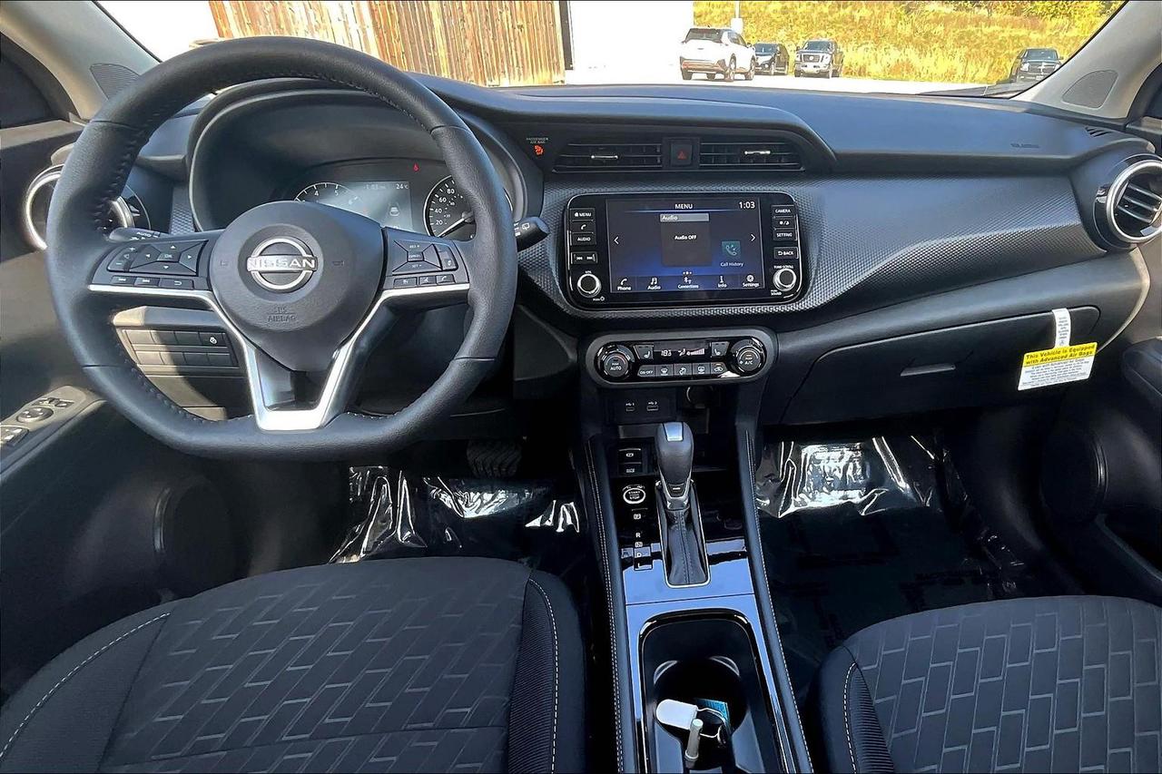 2025 Nissan Kicks Play SV 4dr Front-Wheel Drive Photo4