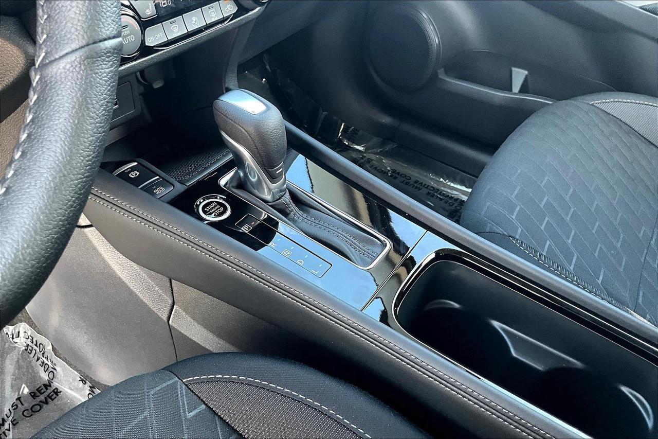 2025 Nissan Kicks Play SV 4dr Front-Wheel Drive Photo