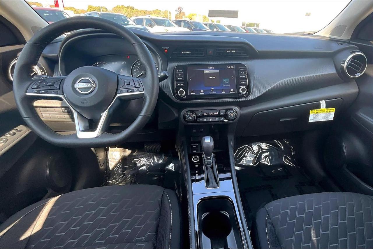2025 Nissan Kicks Play SV 4dr Front-Wheel Drive Photo4