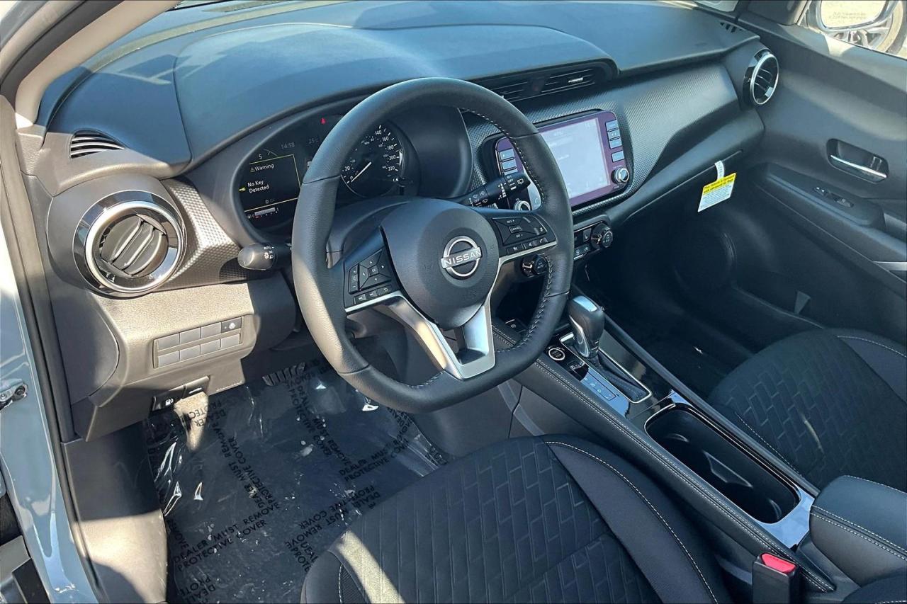 2025 Nissan Kicks Play SV 4dr Front-Wheel Drive Photo