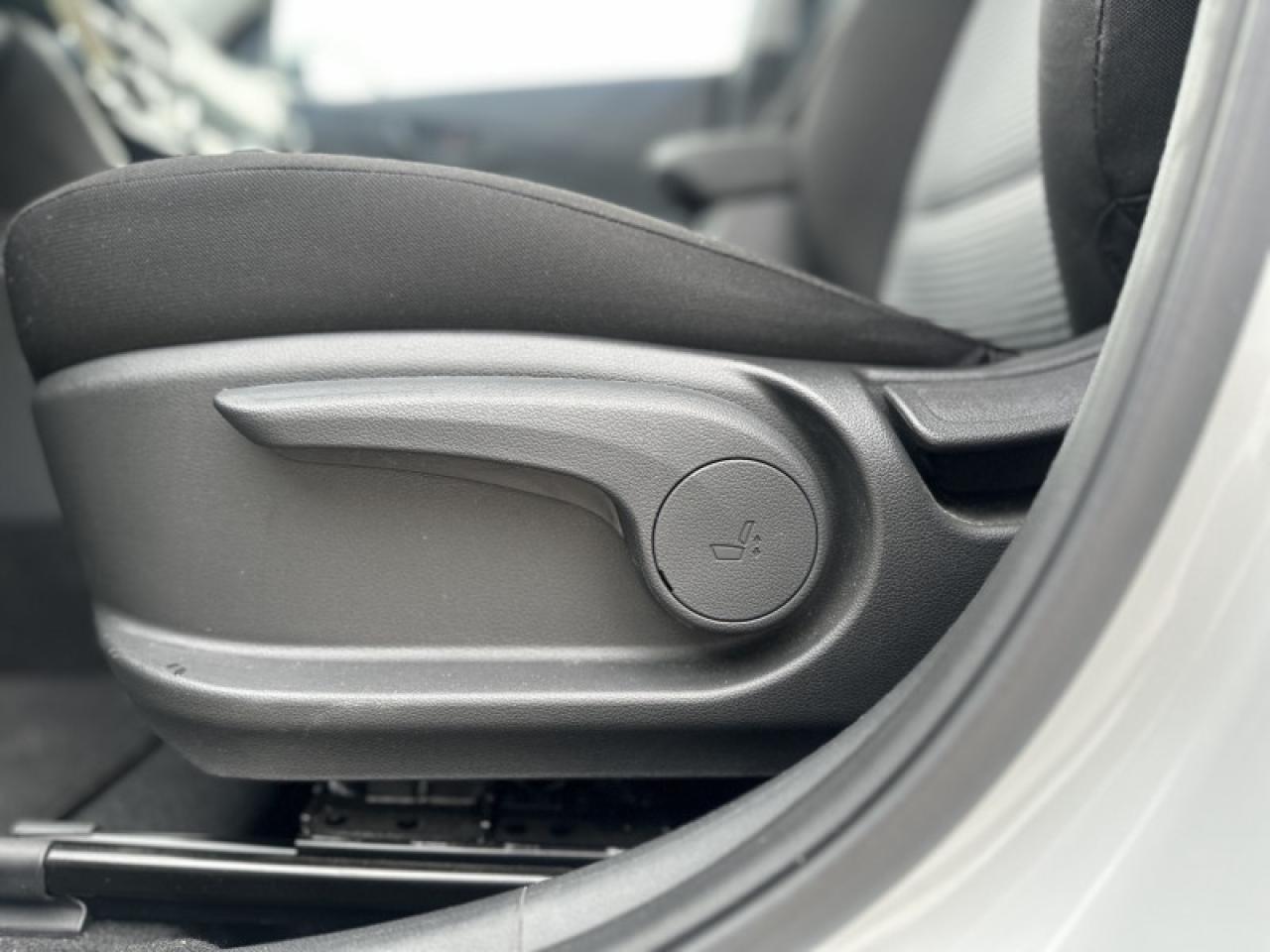 2020 Hyundai KONA 2.0L Essential FWD Photo