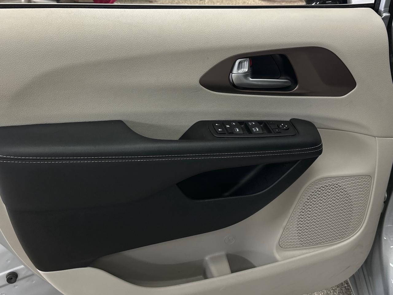 2024 Chrysler Grand Caravan SXT Front-Wheel Drive Passenger Van Photo