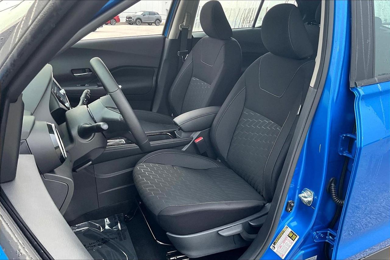 2025 Nissan Kicks Play SV 4dr Front-Wheel Drive Photo