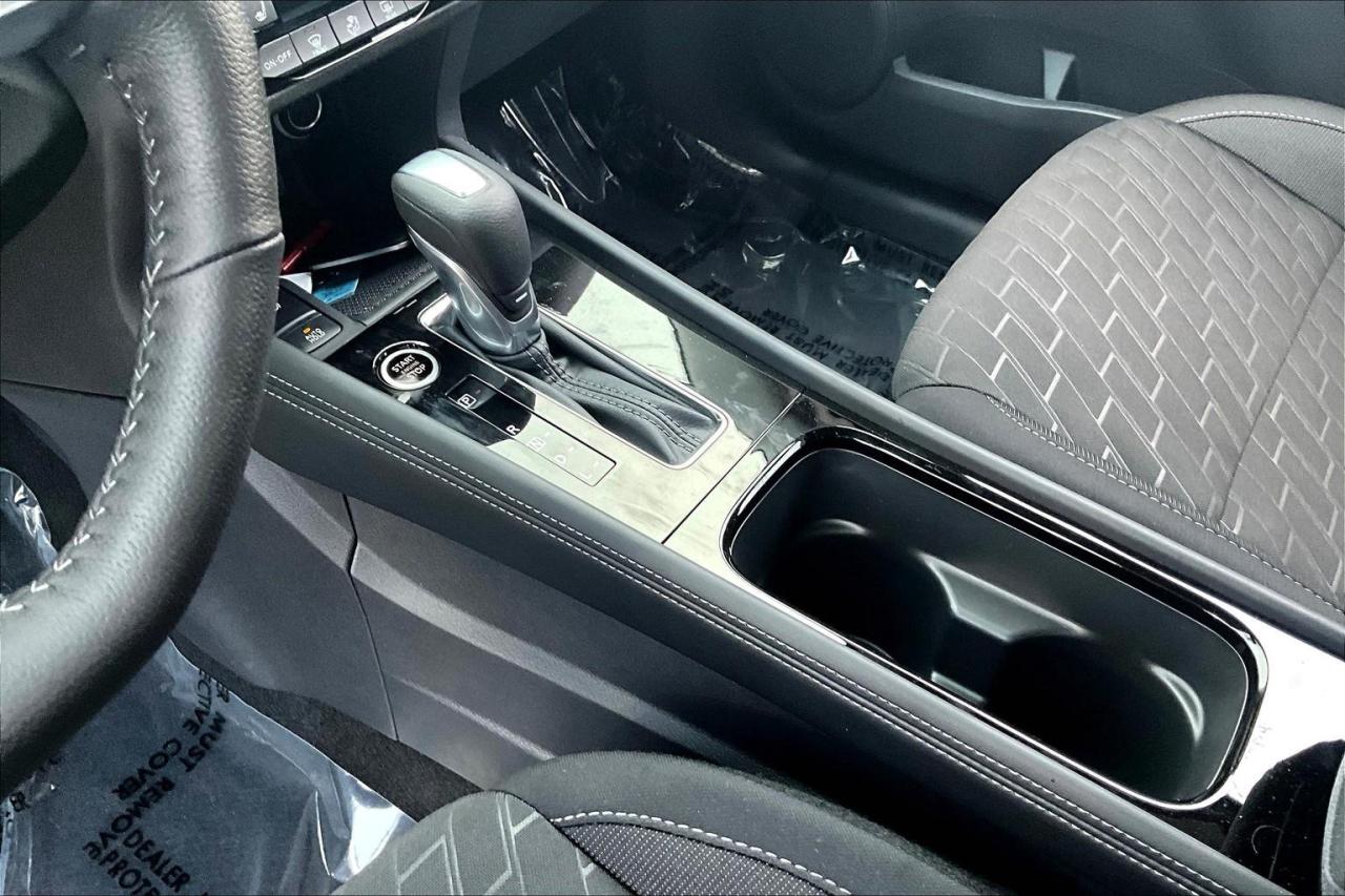 2025 Nissan Kicks Play SV 4dr Front-Wheel Drive Photo