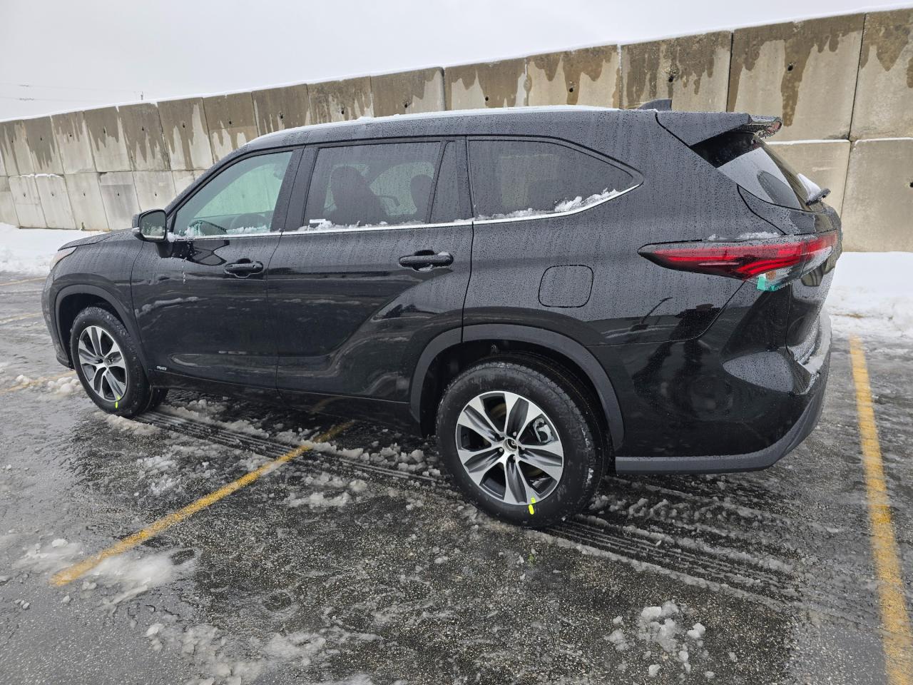 2026 Toyota Highlander Hybrid XLE 4dr All-Wheel Drive Photo
