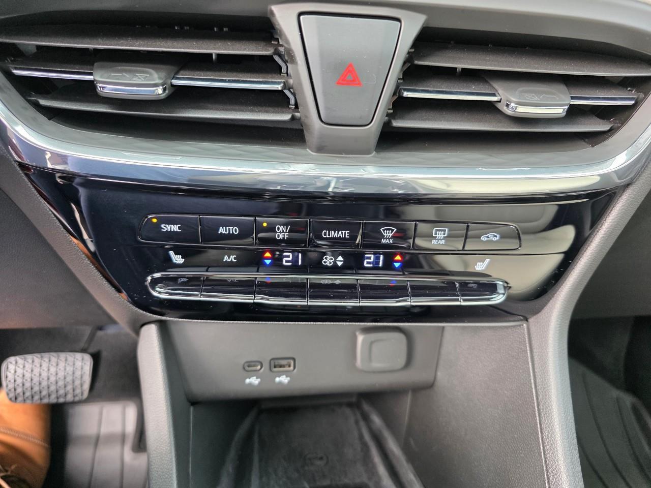 2025 Buick Encore GX Avenir 4dr All-Wheel Drive Photo