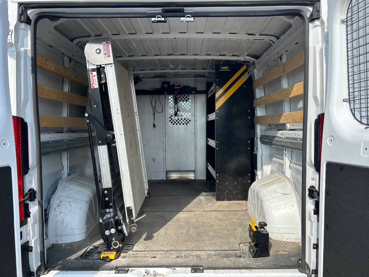 2024 RAM ProMaster 1500 Low Roof Cargo Van 136 in. WB Photo4