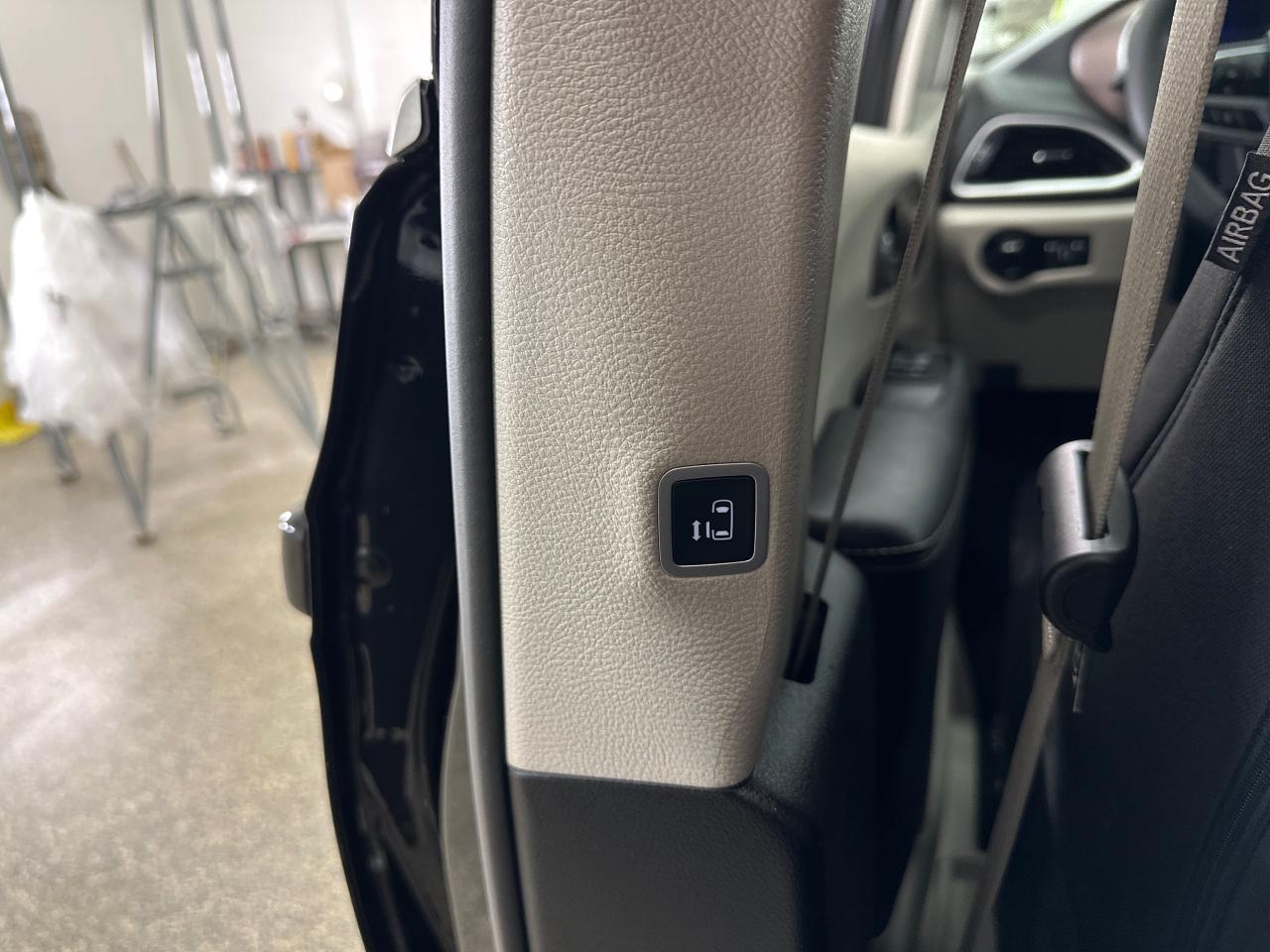 2024 Chrysler Grand Caravan SXT Front-Wheel Drive Passenger Van Photo