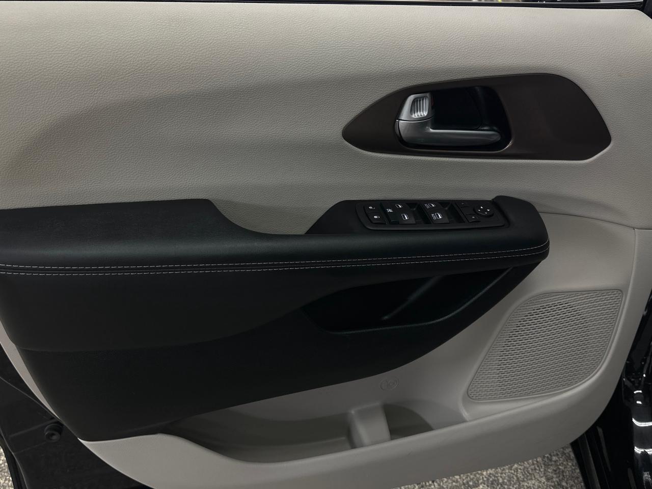 2024 Chrysler Grand Caravan SXT Front-Wheel Drive Passenger Van Photo