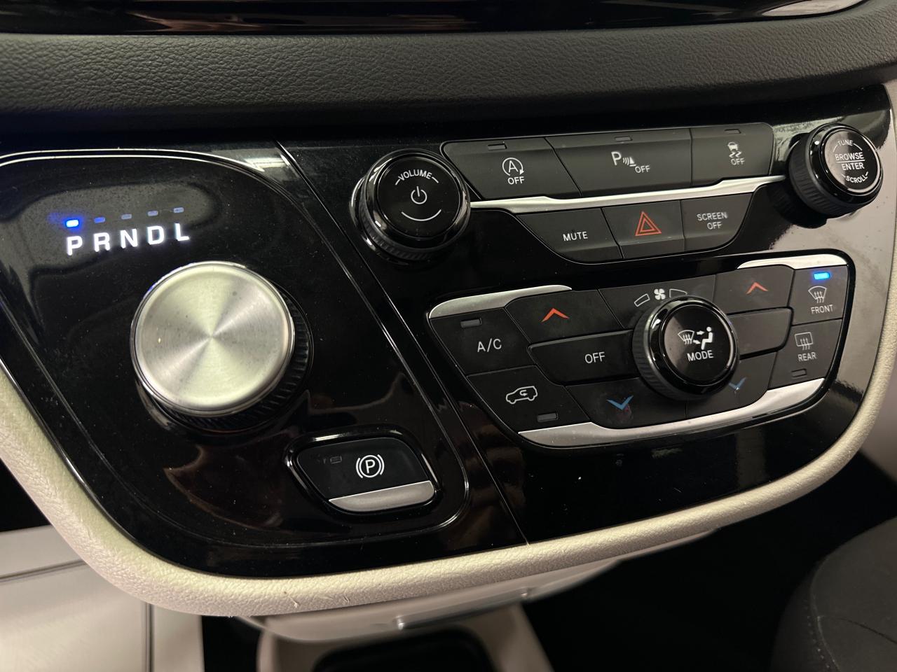 2024 Chrysler Grand Caravan SXT Front-Wheel Drive Passenger Van Photo