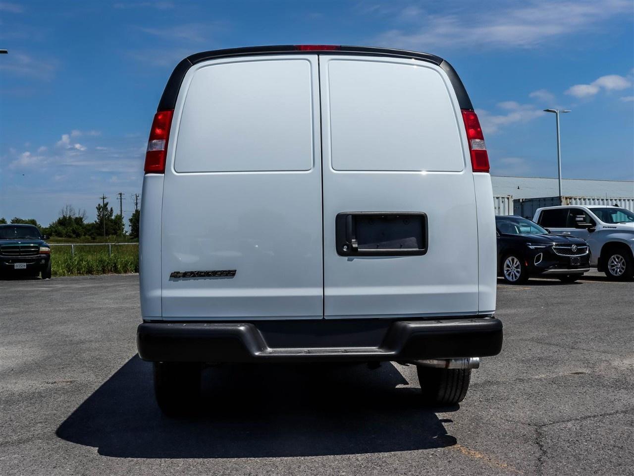 2025 Chevrolet Express Cargo Van 2500 Extended Wheelbase Rear-Wheel Drive Photo