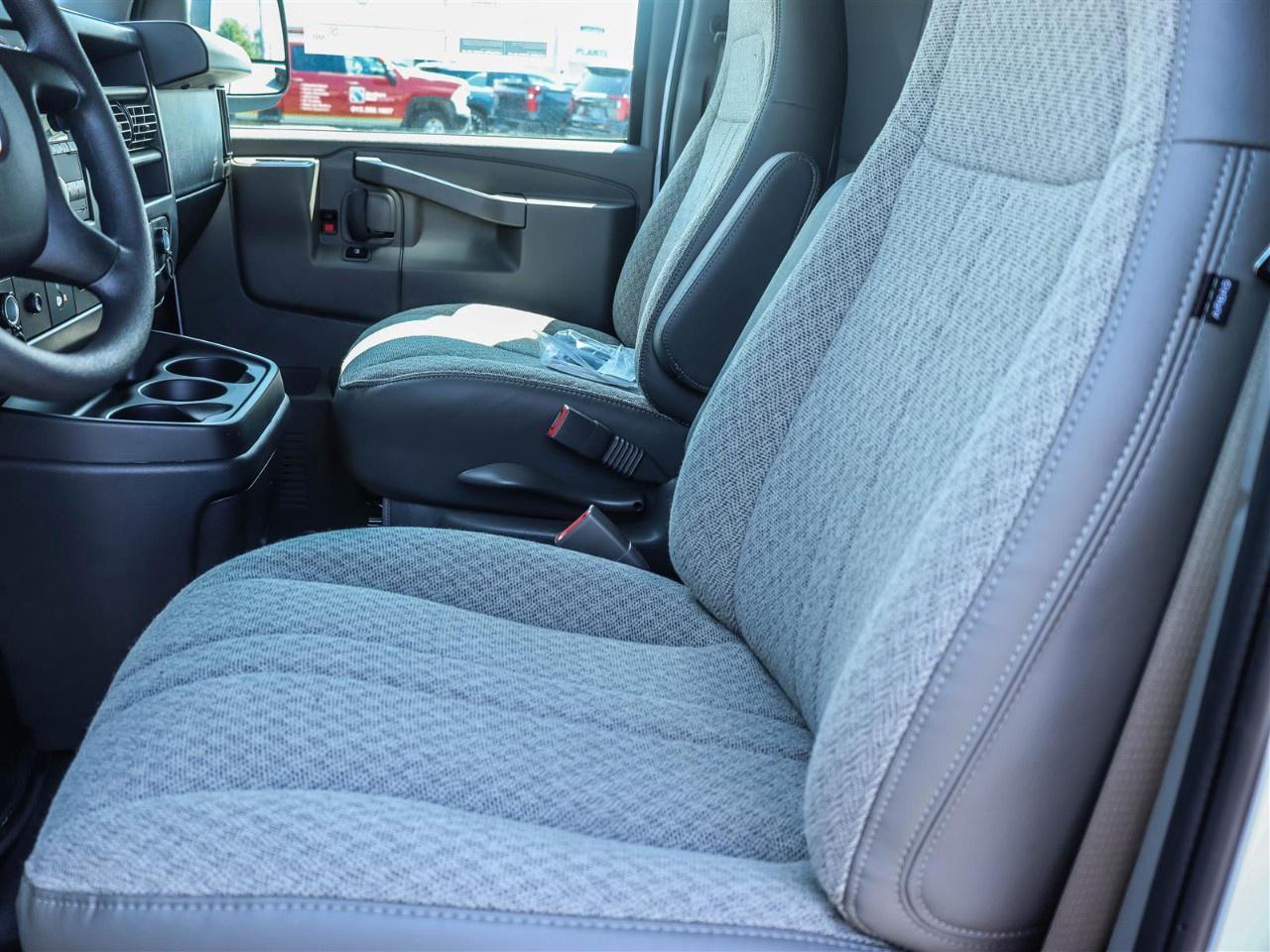 2025 Chevrolet Express Cargo Van 2500 Extended Wheelbase Rear-Wheel Drive Photo