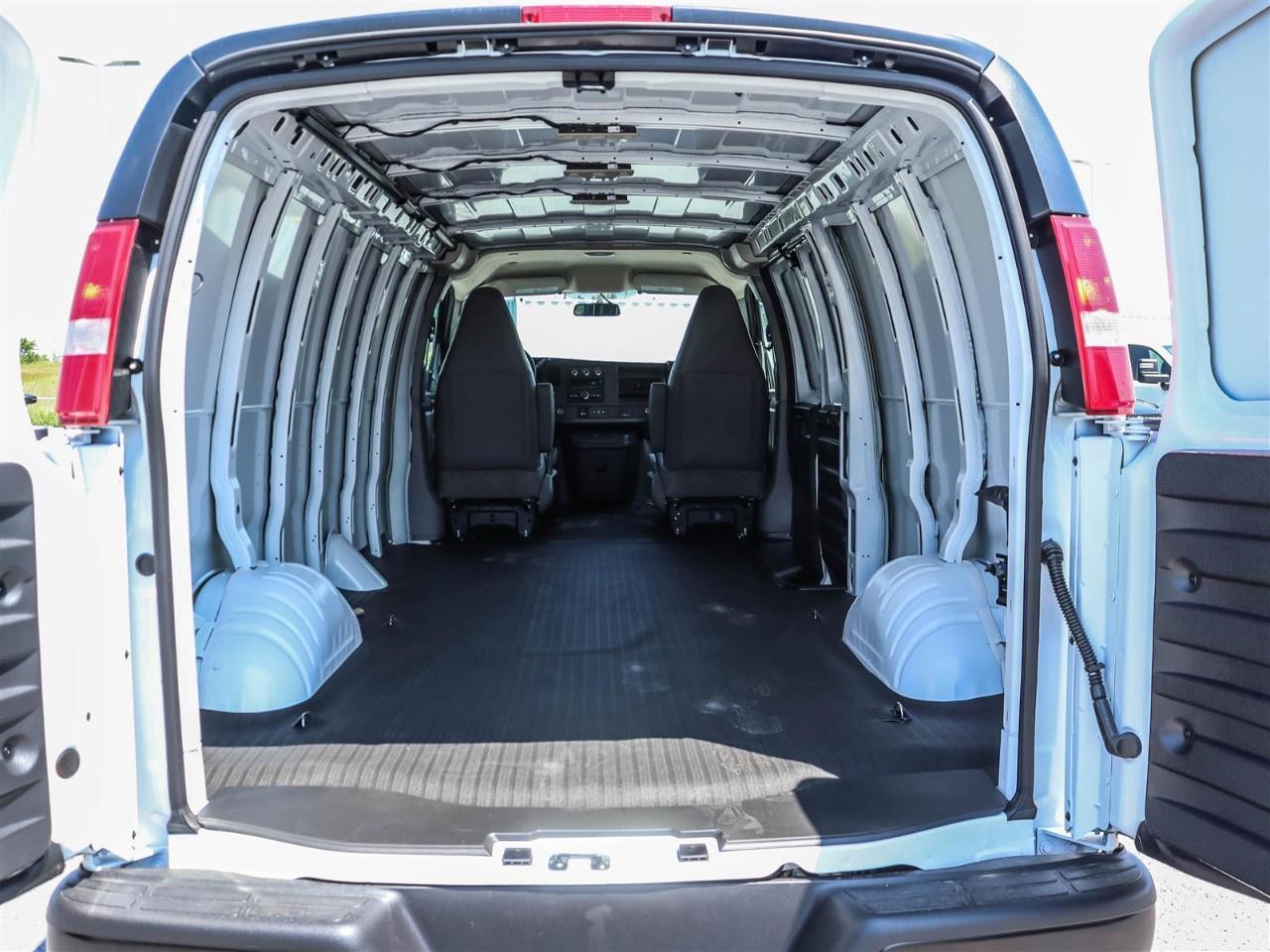 2025 Chevrolet Express Cargo Van 2500 Extended Wheelbase Rear-Wheel Drive Photo