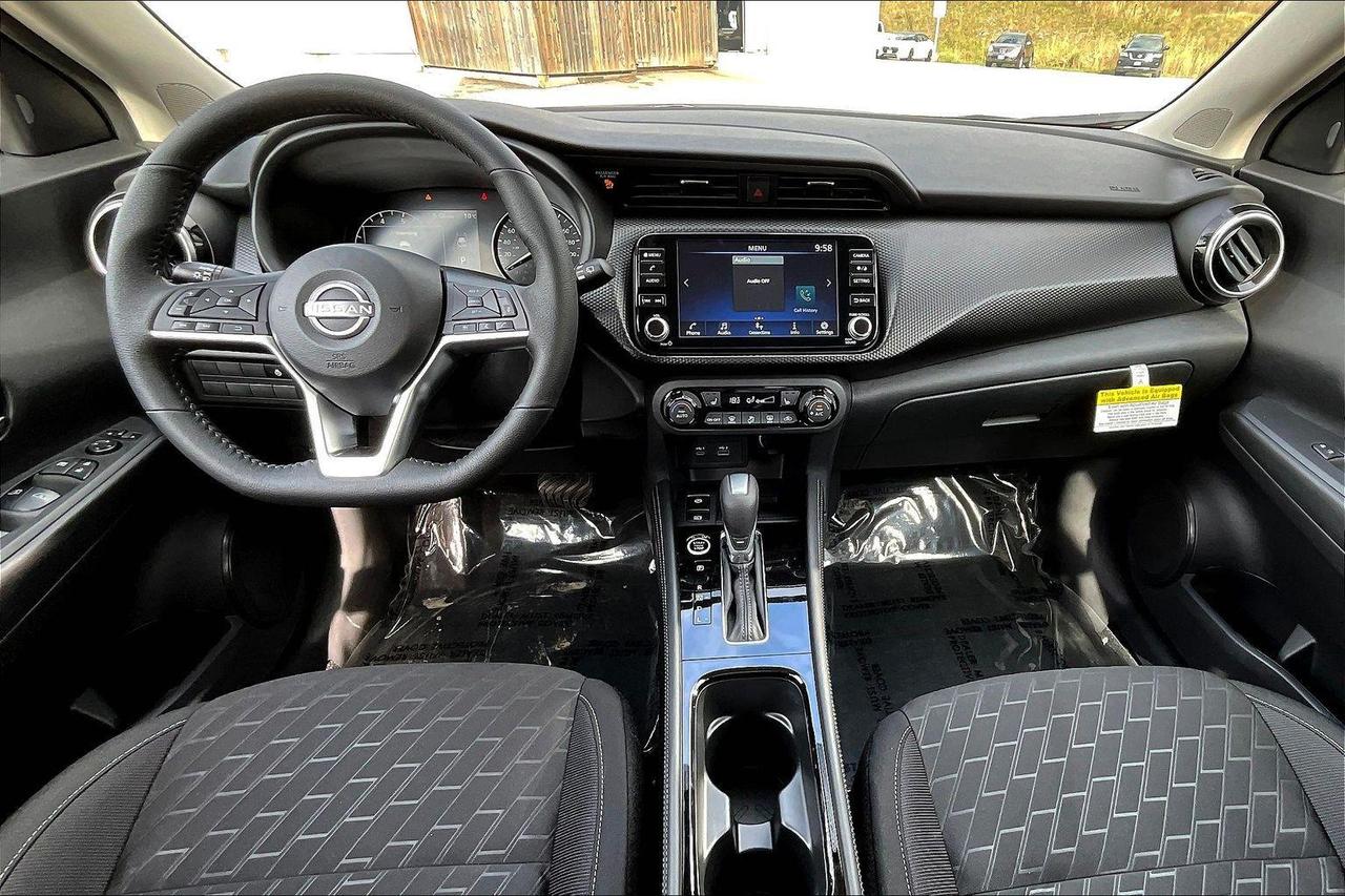 2025 Nissan Kicks Play SV 4dr Front-Wheel Drive Photo