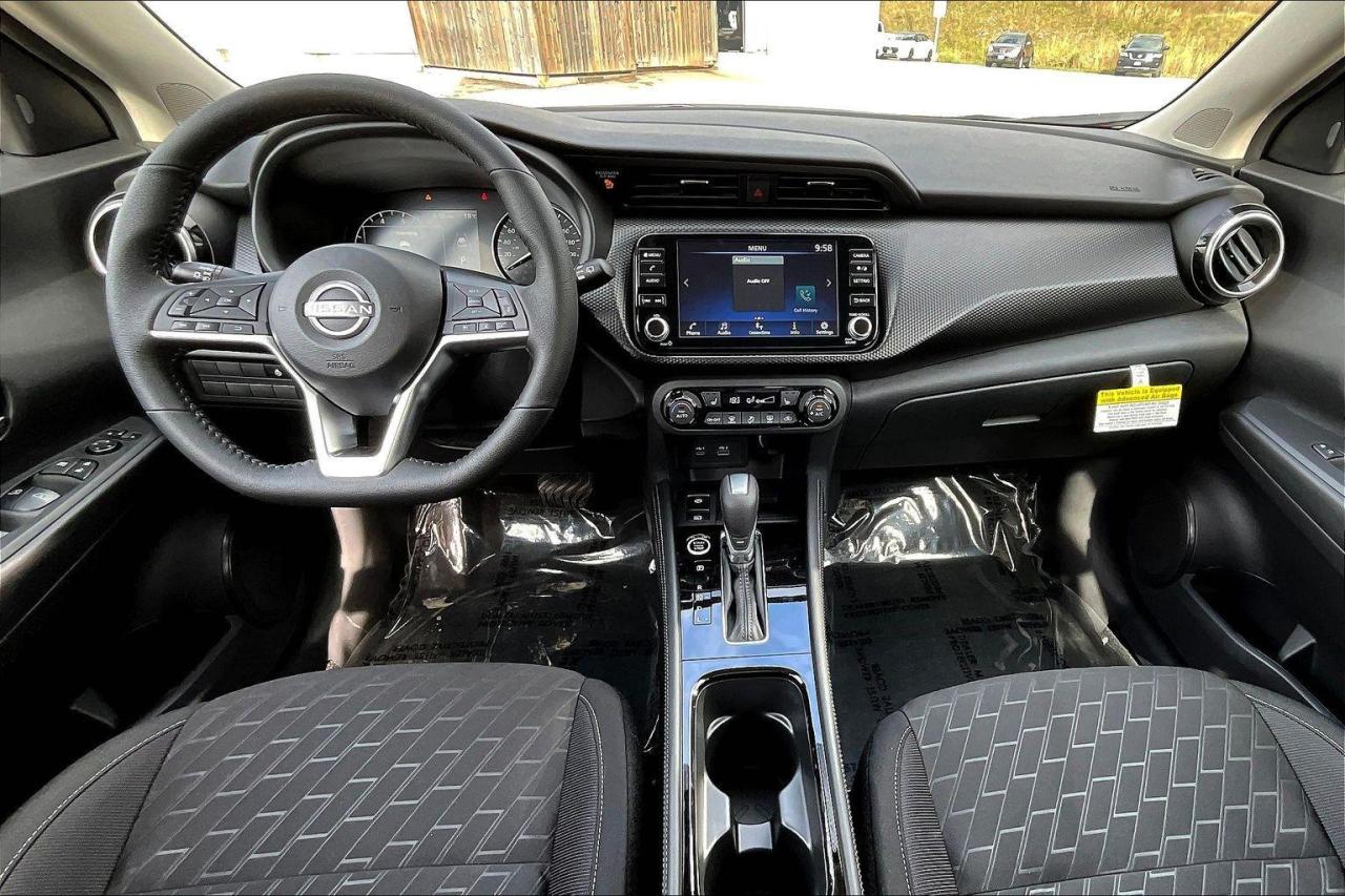 2025 Nissan Kicks Play SV 4dr Front-Wheel Drive Photo