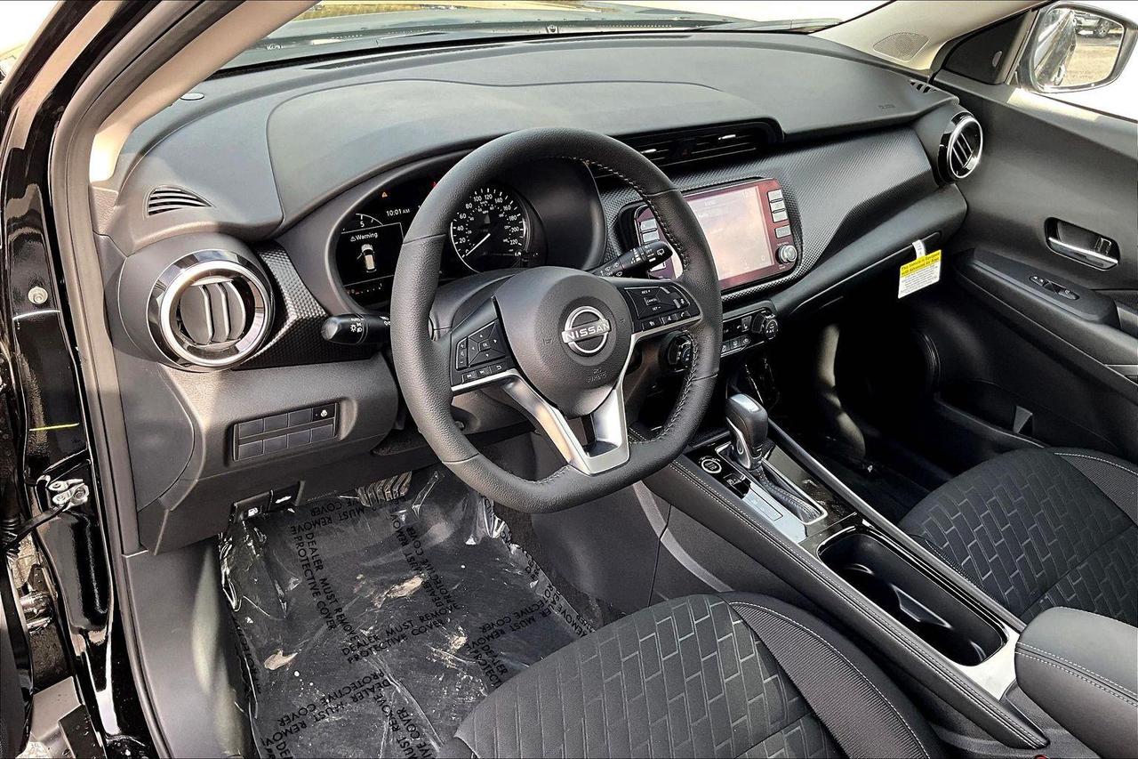 2025 Nissan Kicks Play SV 4dr Front-Wheel Drive Photo