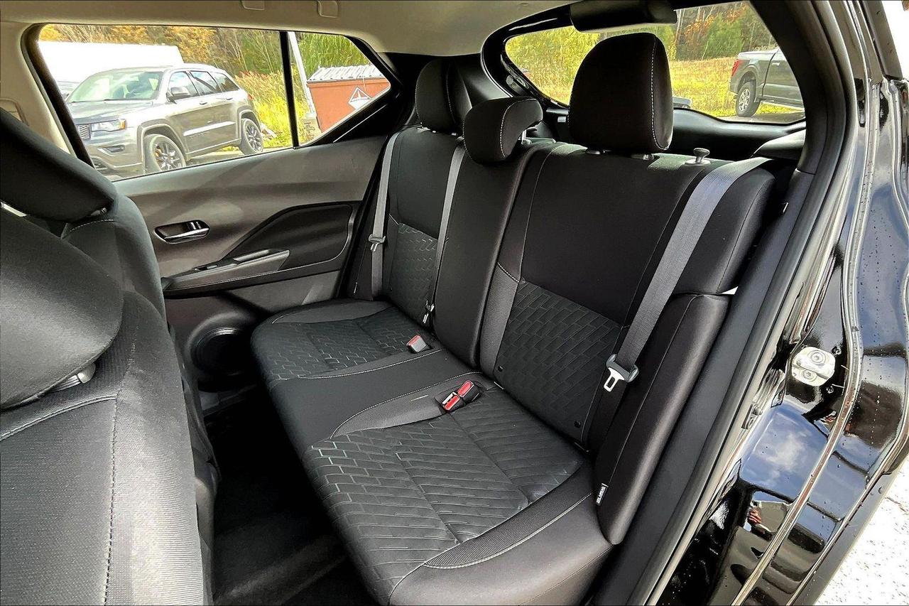2025 Nissan Kicks Play SV 4dr Front-Wheel Drive Photo