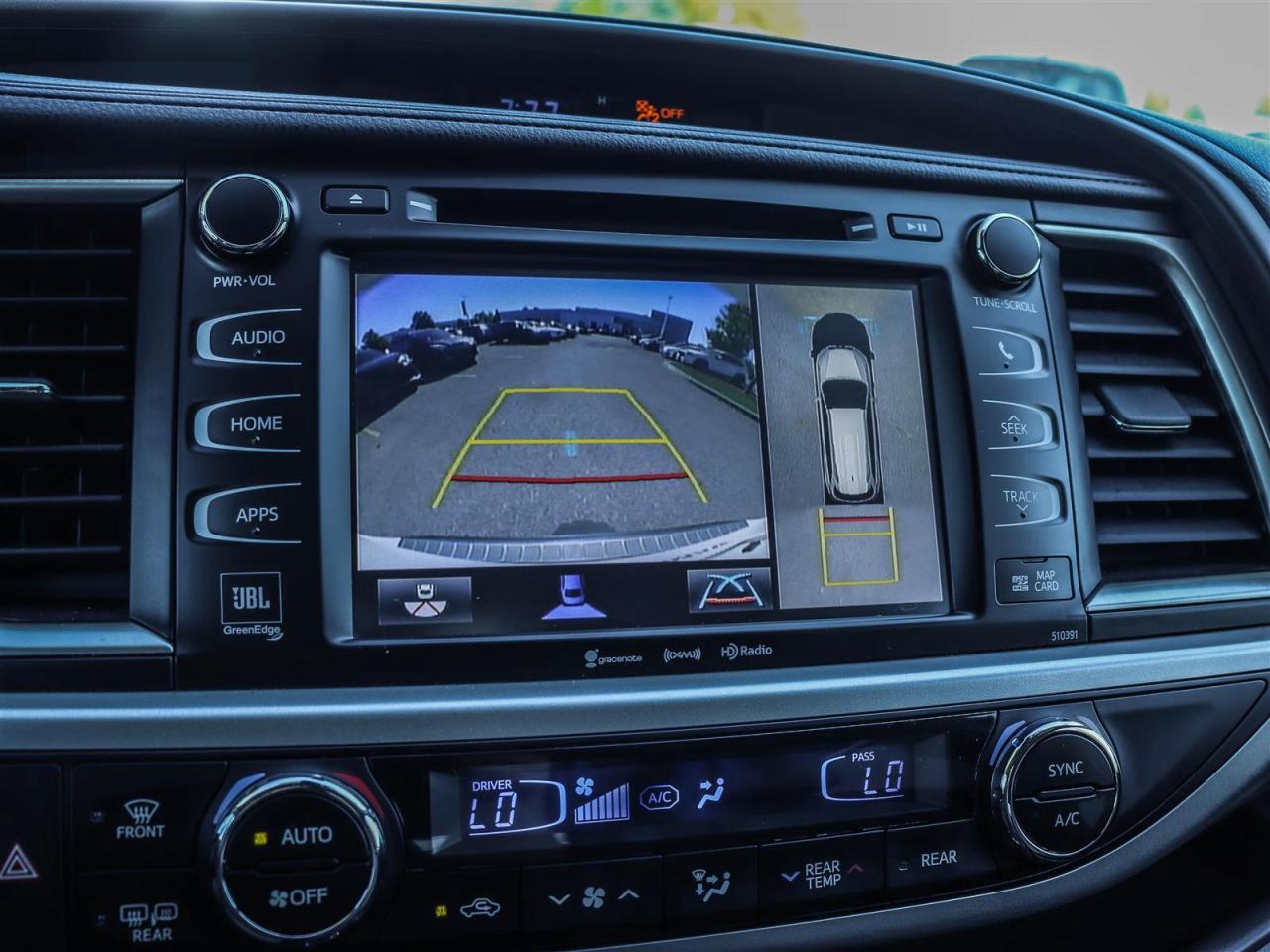 2019 Toyota Highlander  Photo