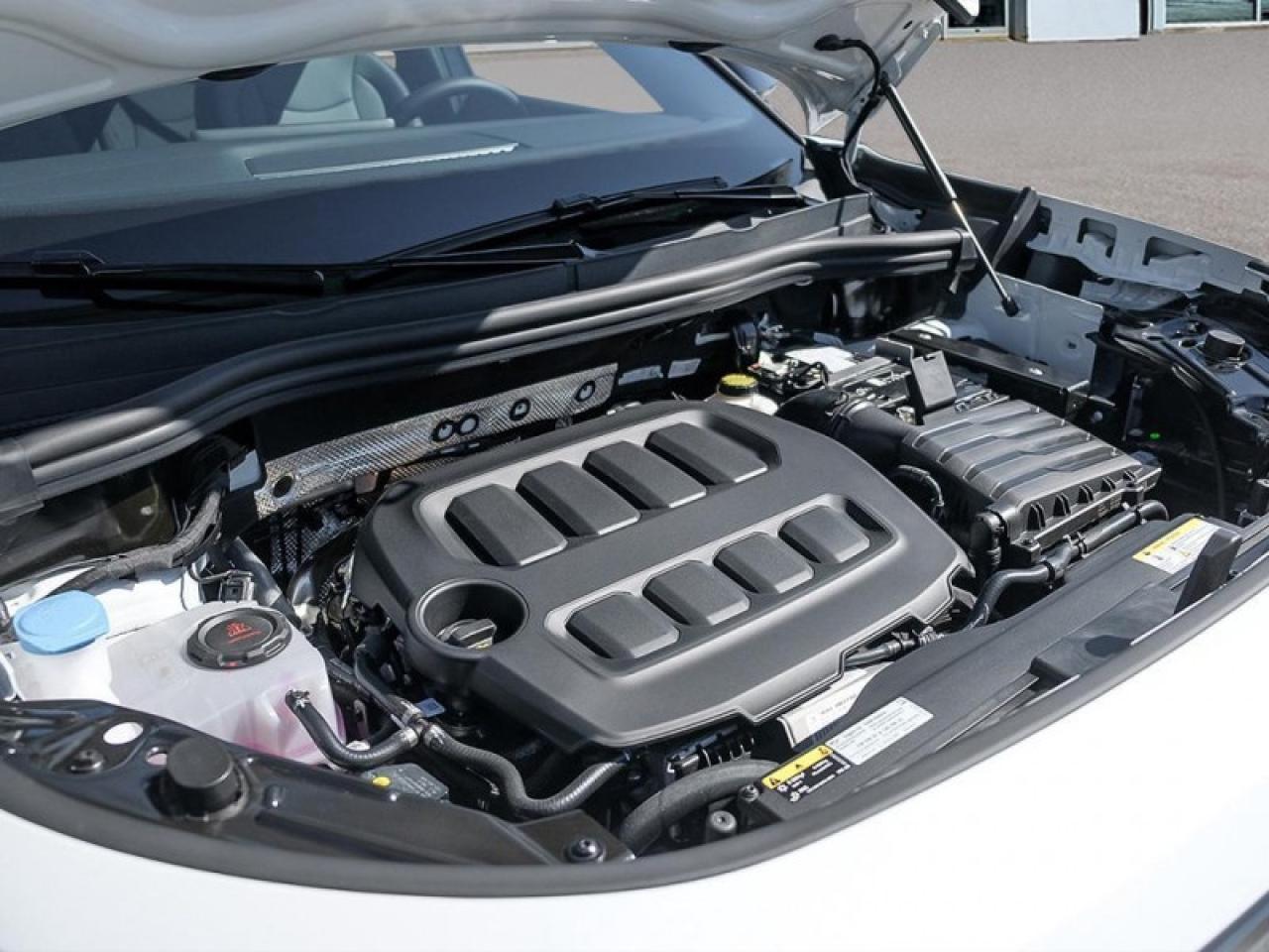 2026 Volkswagen Tiguan Comfortline R-Line Black Edition Photo