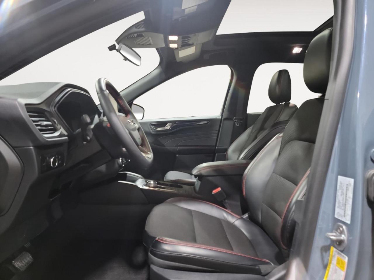 2025 Ford Escape ST-Line 4dr All-Wheel Drive Photo