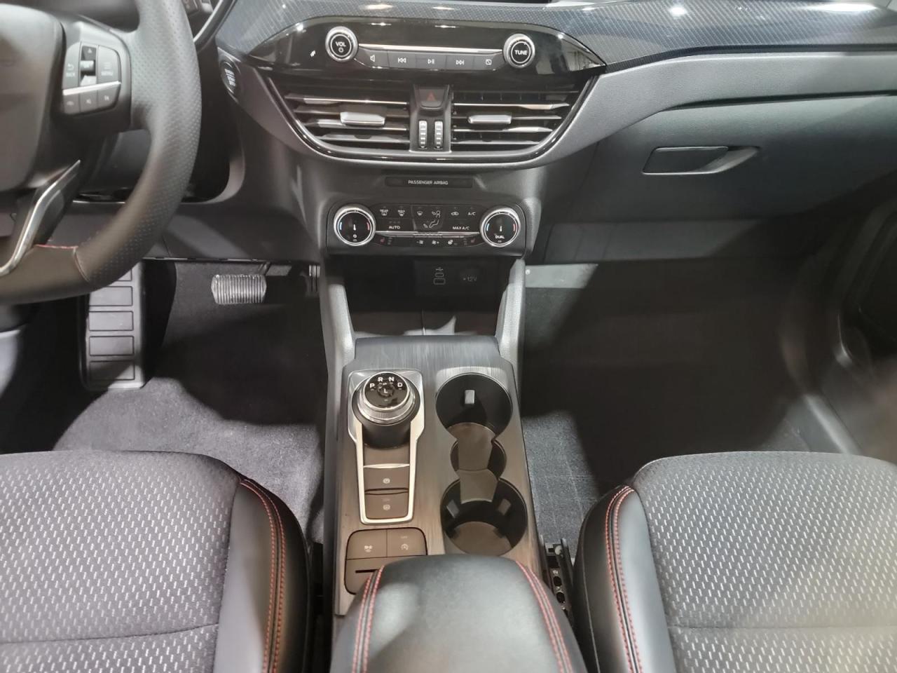 2025 Ford Escape ST-Line 4dr All-Wheel Drive Photo